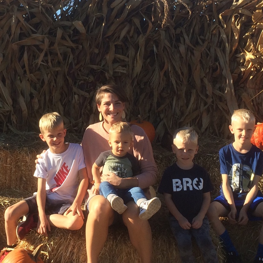 Meet your Posher, Hilary